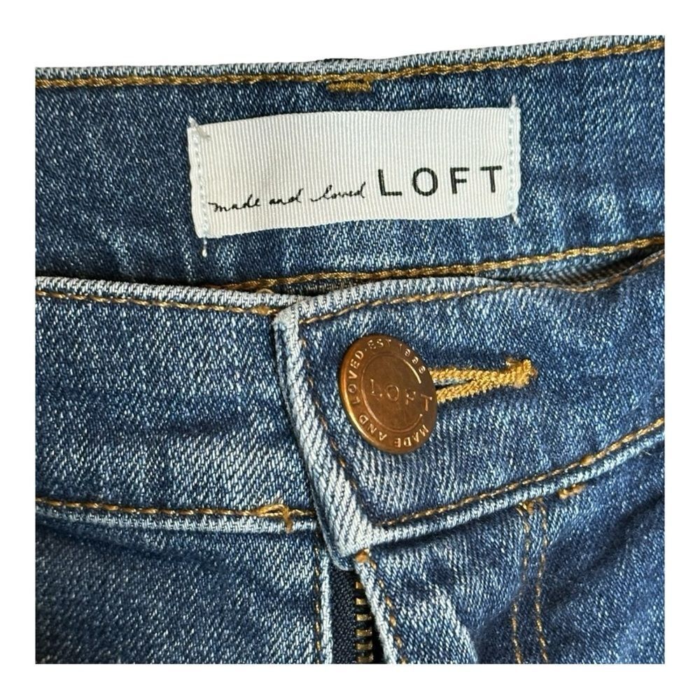 Loft medium Blue denim roll cuff cut off Jean shorts size 6 - Picture 4 of 11